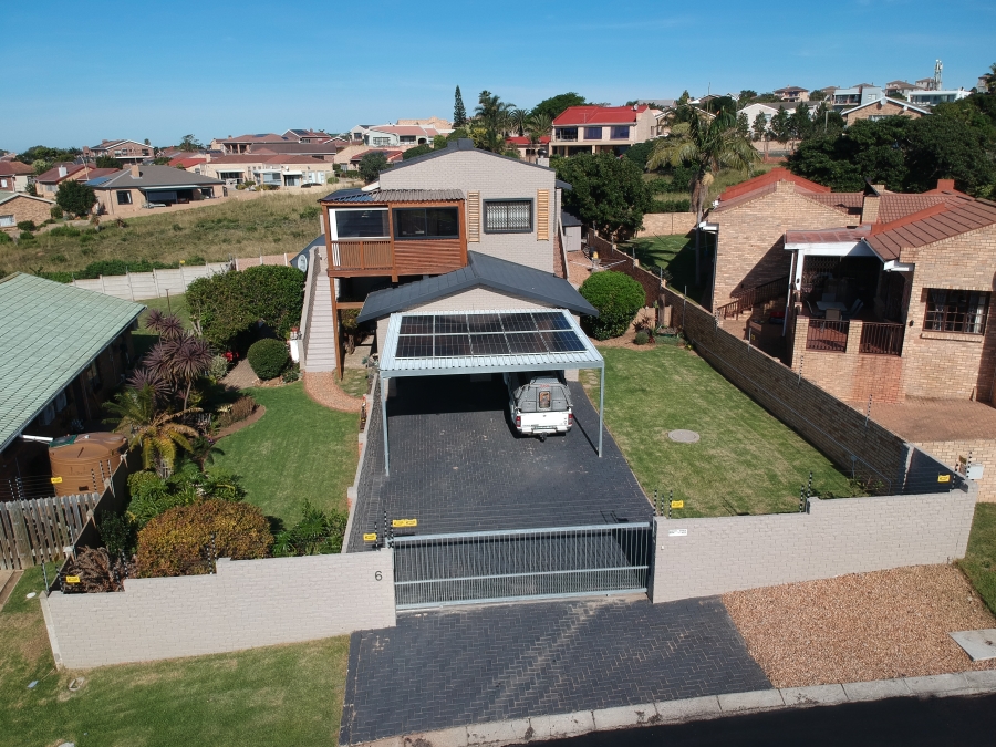 4 Bedroom Property for Sale in Wavecrest Eastern Cape